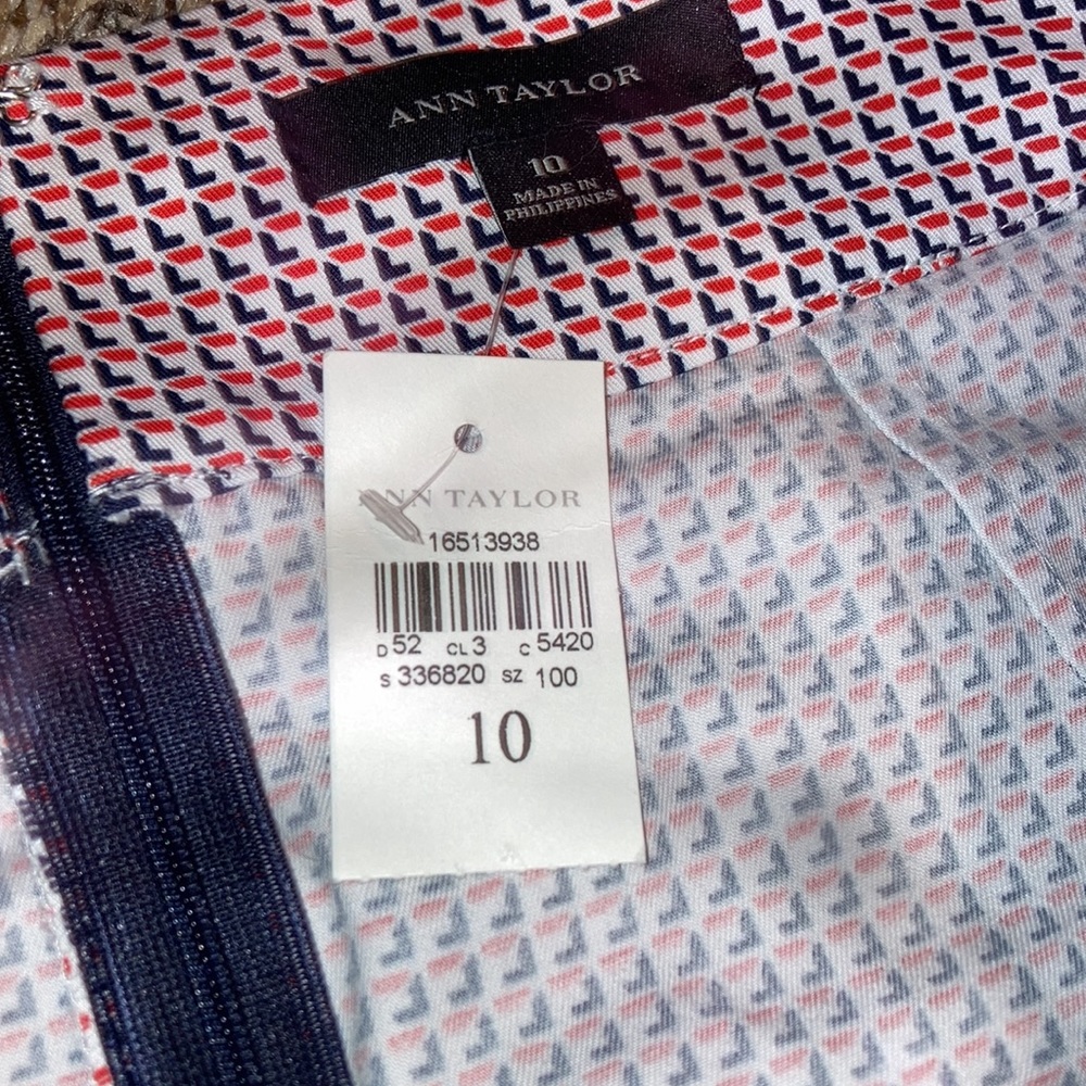 Ann Taylor geometric pattern red white blue pencil skirt size 10 - Picture 4 of 4